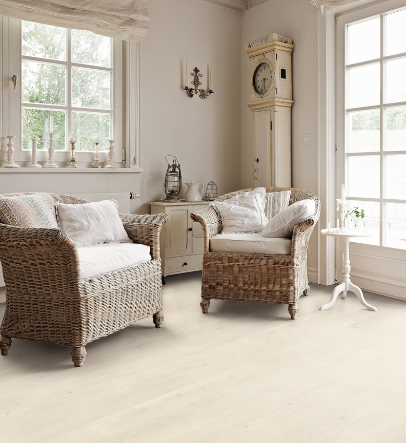 Ламинат Haro Tritty 100 Loft 4V Дуб Эмилия Белый 538716 1282×135×8 фото в интерьере